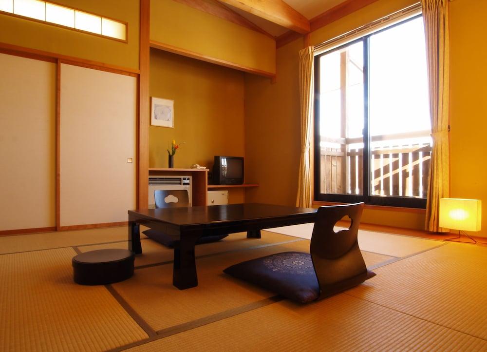 Hakuba Alpine Hotel Exteriör bild